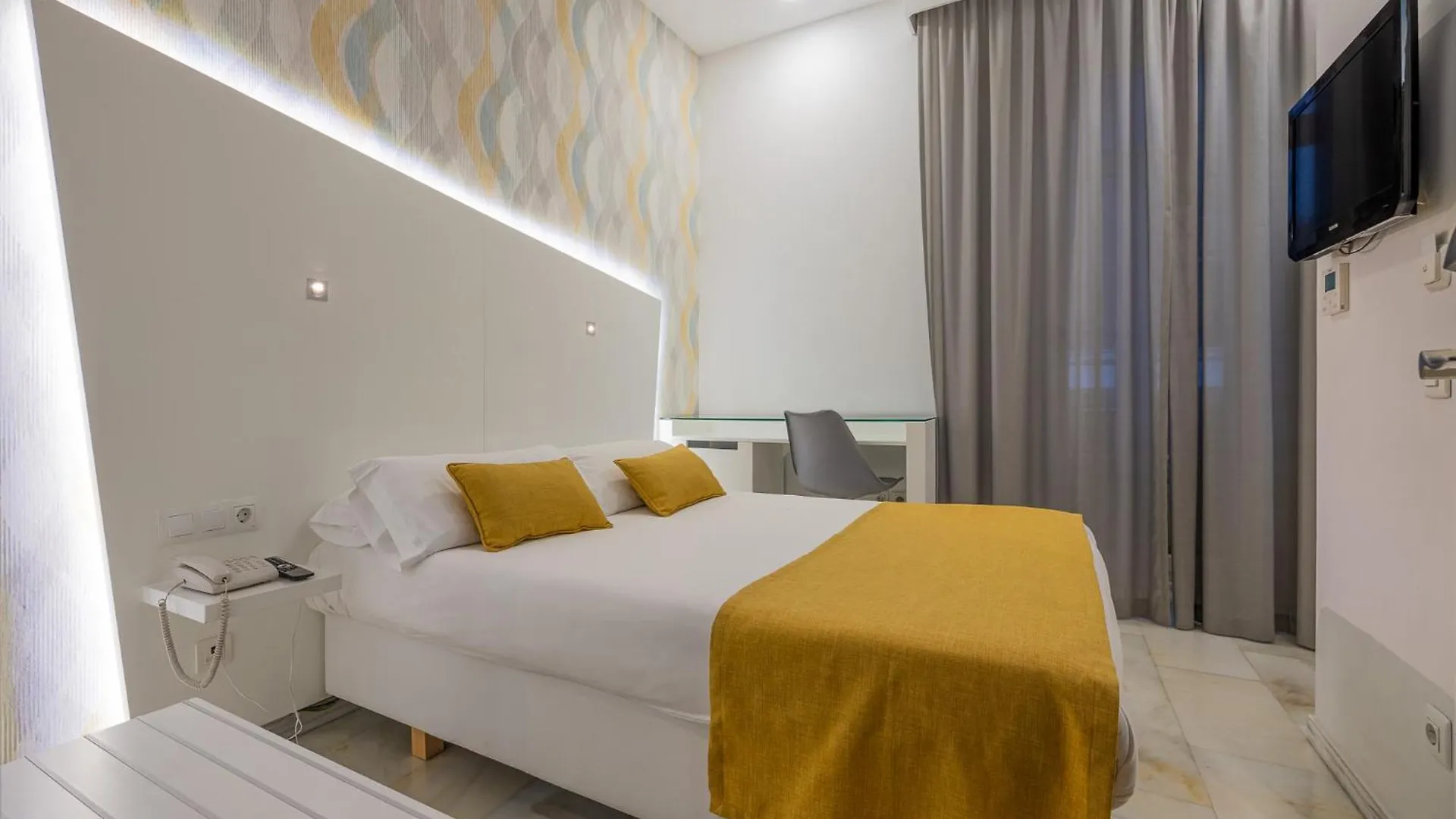 ***  Atarazanas Malaga Boutique Hotel ספרד